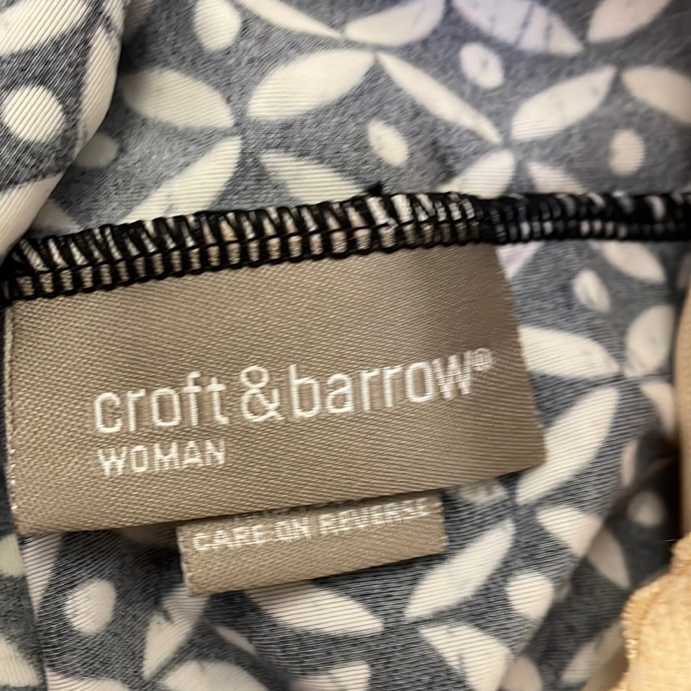 Croft & Barrow swimsuit top in black and white - Picture 4 of 5